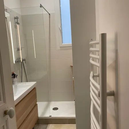 Typique Haussmannien Batignolles Appartement