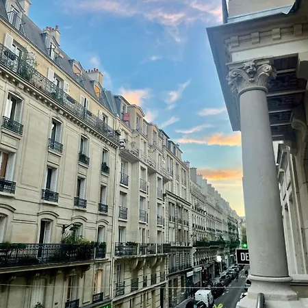 Typique Haussmannien Batignolles * Paris